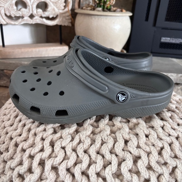 CROCS Other - Crocs Men's SZ 7 Gray Classic Clogs